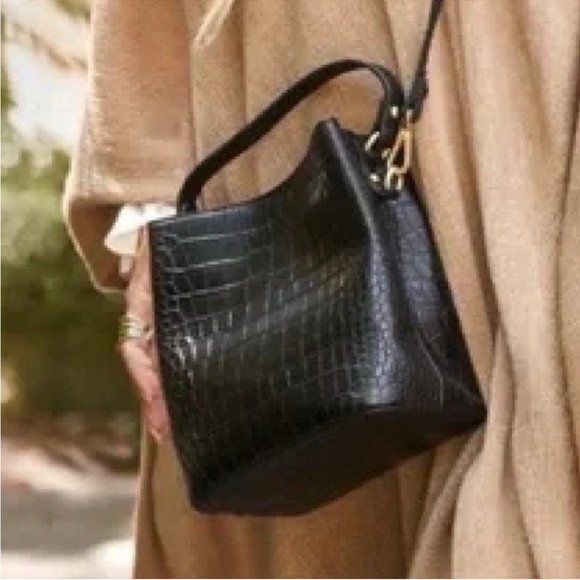 AOTA Bucket Bag Vegan Leather Top Handle Black Croc Embossed Elena NEW - Picture 2 of 5